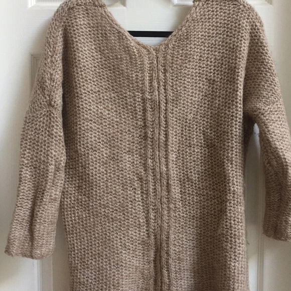 Tan Chunky Knit Wool Blend Oversized sweater - Picture 2 of 3